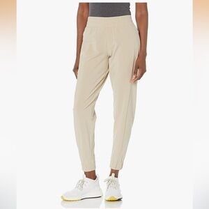 Columbia women’s omni shield Pleasant Creek Jogger in navy size large
